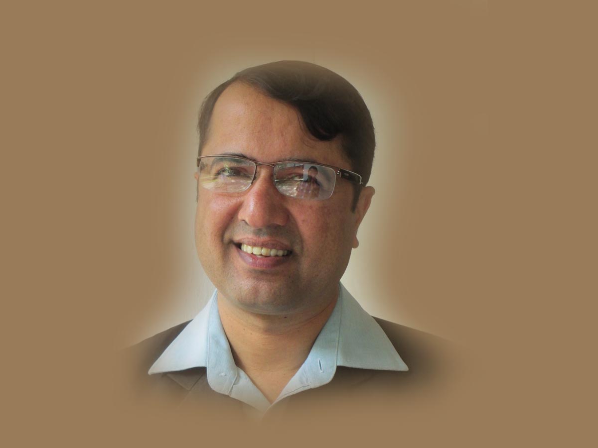 नयाँ प्रजातिको भाइरसबाट डर नमानौँः डा. रवीन्द्र पाण्डे